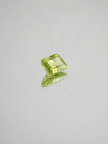 Peridot 1,6 ct emerald