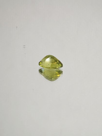 Peridot 1,4 ct oval