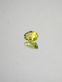 Peridot 1,4 ct oval