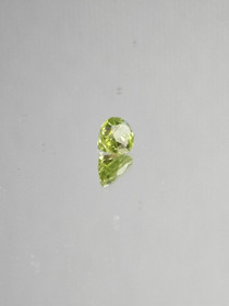 Peridot 0,7 ct oval