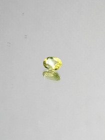 Peridot 0,3 ct oval
