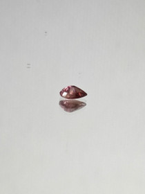 Spinel 0,3 ct pear