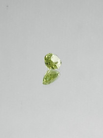 Peridot 0,4 ct oval