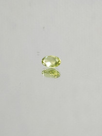 Peridot 0,3 ct oval