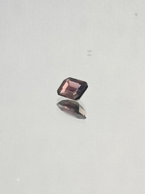 Spinel 0,3 ct emerald