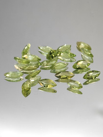 Peridot lot ( 8-7 x 4-3 mm \ 0,39 ct ) marquise