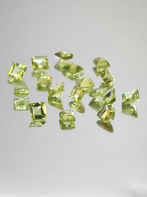 Peridot lot ( 5-4 mm \ 0,4 ct ) princess