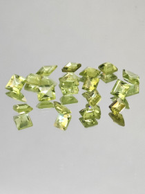 Peridot lot ( 5-4 mm \ 0,4 ct ) princess