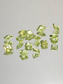 Peridot lot ( 4-3 mm \ 0,3 ct ) princess