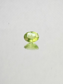 Peridot 1,2 ct oval