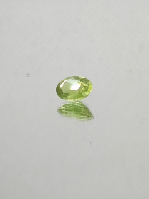 Peridot 1,5 ct oval