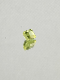 Peridot 1,3 ct princess