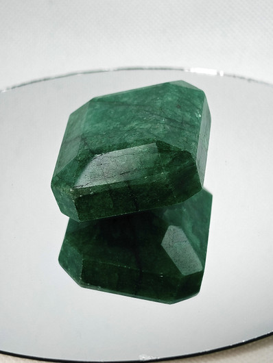 VERY BIG Emerald 602,3 ct emerald 