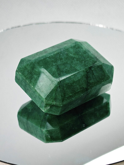 VERY BIG Emerald 602,3 ct emerald 