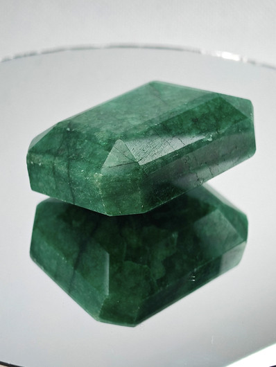 VERY BIG Emerald 602,3 ct emerald 