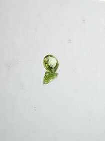 Peridot 0,8 ct oval