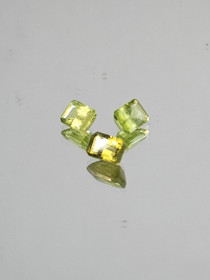 Peridot lot ( 6 x 4 mm \ 0,7 ct ) emerald