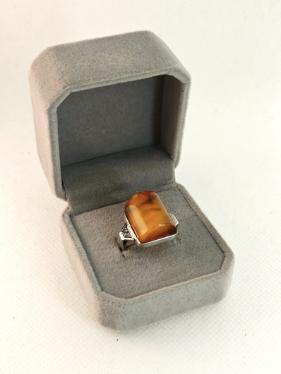 Vintage Baltic Amber ring