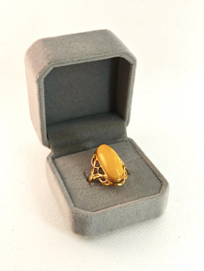 Vintage Baltic Amber ring
