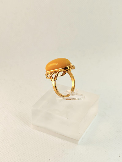 Vintage Baltic Amber ring