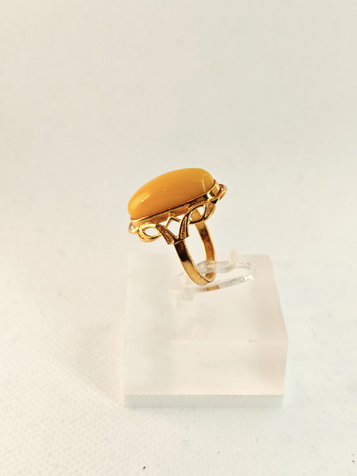 Vintage Baltic Amber ring