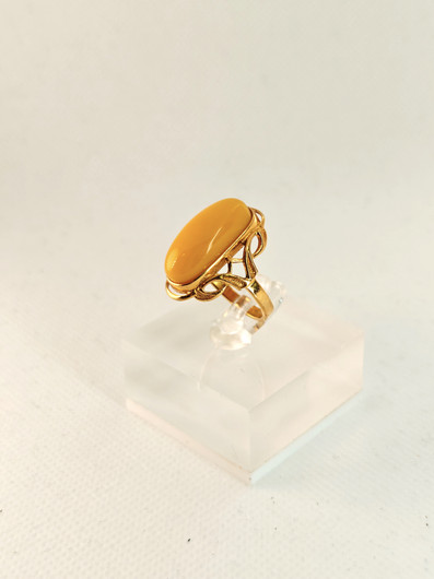 Vintage Baltic Amber ring