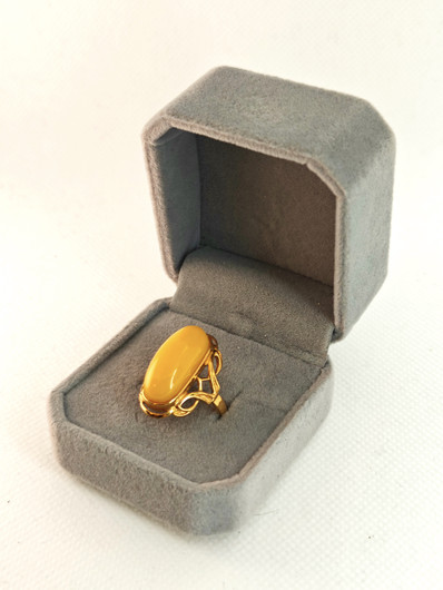 Vintage Baltic Amber ring