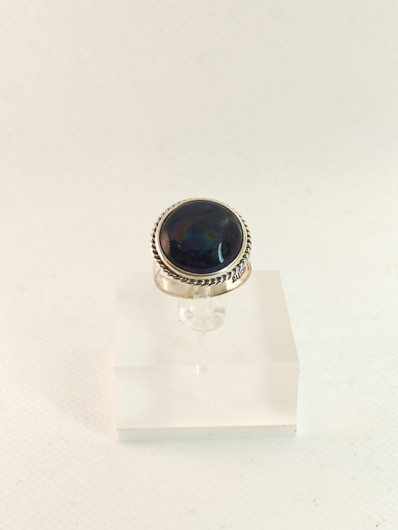 Vintage silver ring with spectrolite