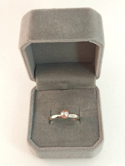 Vintage silver ring with natural pearl