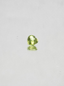 Peridot 0,4 ct heart