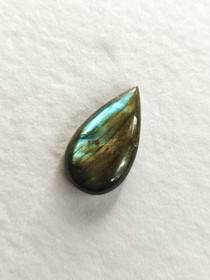 Labradoriitti 35 ct pisara