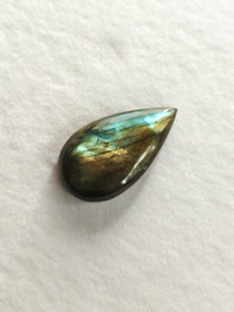Labradoriitti 35 ct pisara