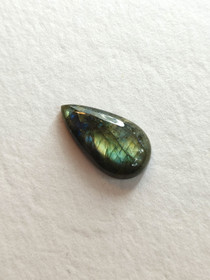 Labradoriitti 40 ct pisara