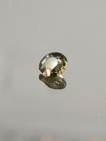 Kornerupiini 0,5 ct pyöreä