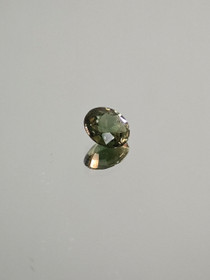 Kornerupiini 0,5 ct pyöreä