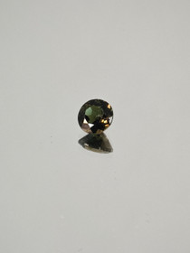 Kornerupiini 0,6 ct pyöreä