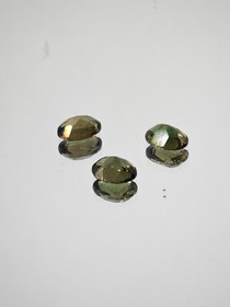 Kornerupiini erä ( 6 x 4 mm \ 0,6 ct ) ovaali