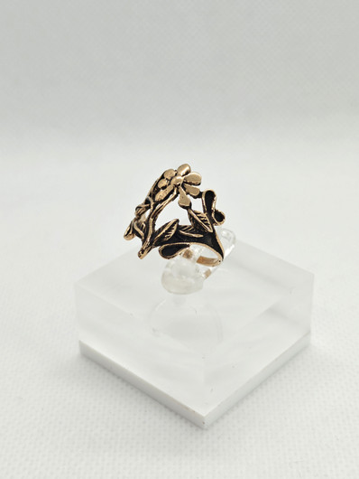 Vintage flower ring 