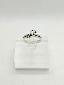 Vintage wawe silver ring 