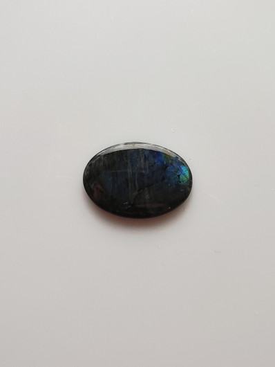 Labradorite 14,7 ct oval