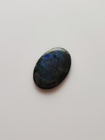 Labradorite 14,7 ct oval