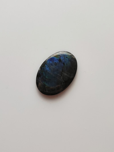 Labradorite 14,7 ct oval