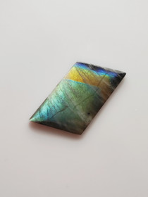 Labradoriitti 33,9 ct fancy