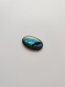 Labradoriitti 6,9 ct ovaali