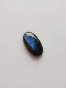 Labradoriitti 8,6 ct ovaali