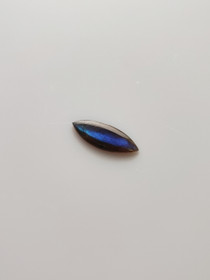 Labradoriitti 2,9 ct markiisi