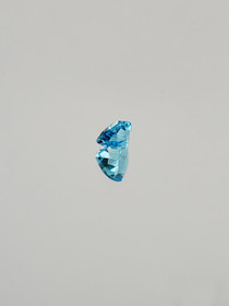 Topaasi 0,6 ct kolmio