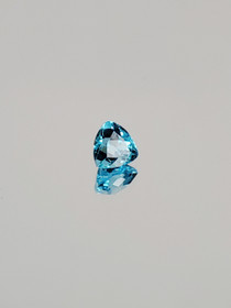 Topaasi 0,6 ct kolmio