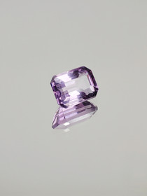Ametisti 0,7 ct, smaragdi