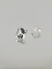 Topaasi erä ( 3 x 2-1 mm \ 0,2 ct ) neliö